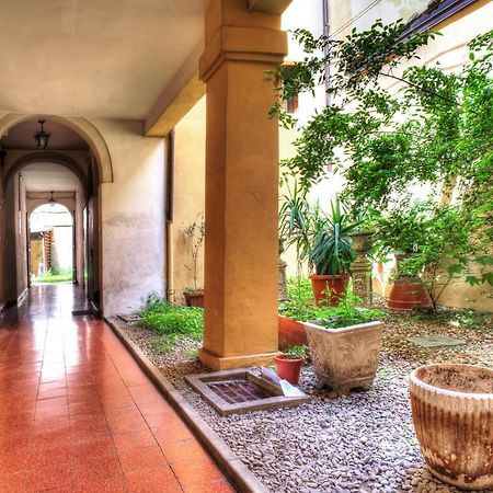 Bologna City Center Apartment By Wonderful Italy Экстерьер фото
