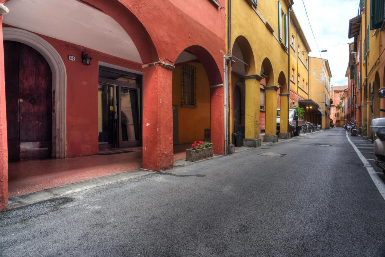 Bologna City Center Apartment By Wonderful Italy Экстерьер фото